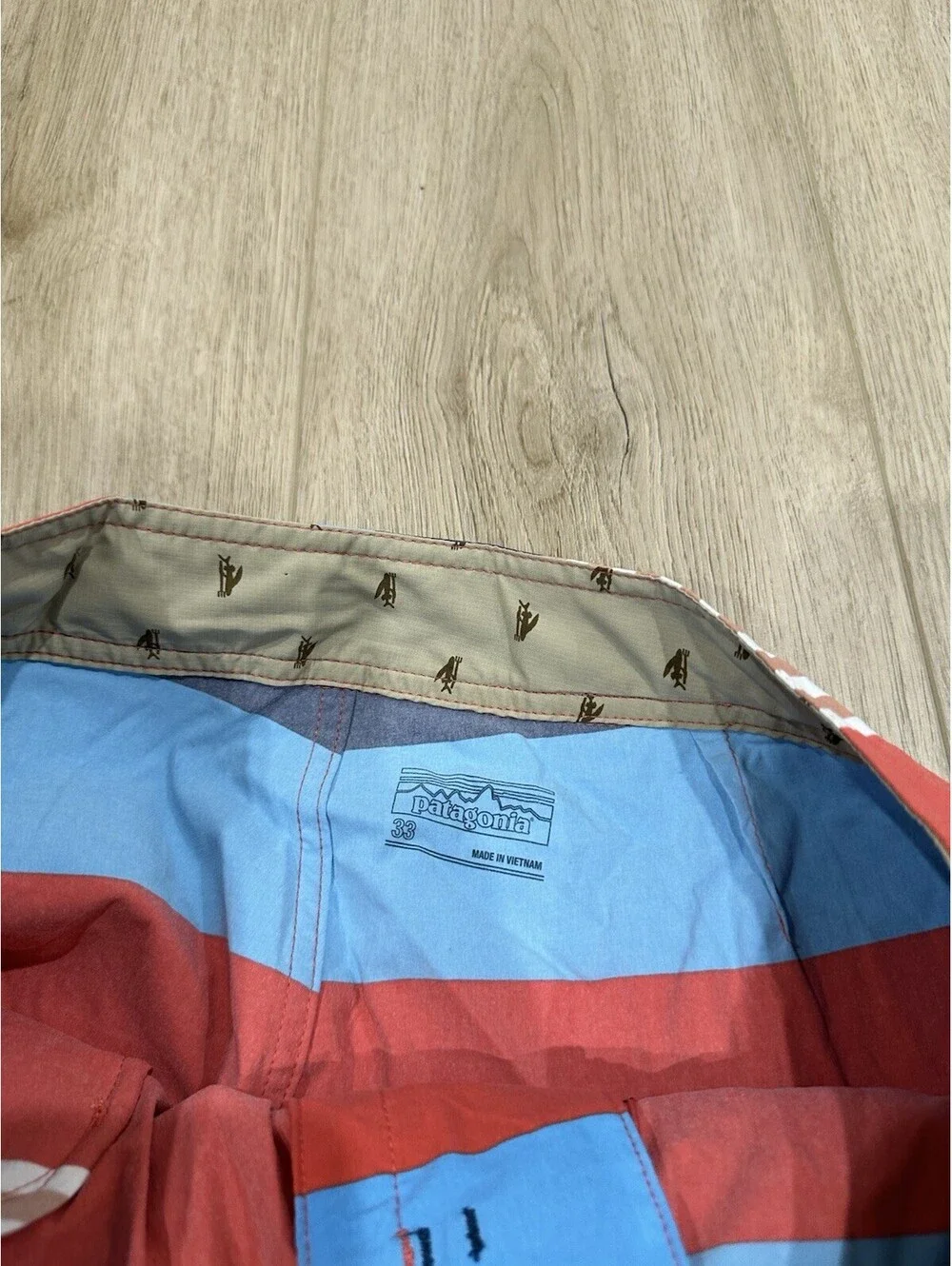 NWT Patagonia • Men's 21’ Wavefarer Boardshorts Swim Trunks • Size 33